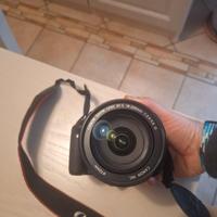 Fotocamera reflex Canon 600D + obiettivo 18/200 mm