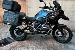 Bmw r 1250 gs tripleblack