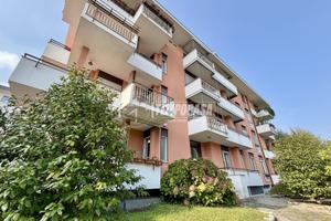 TRILOCALE AMPIO CON BOX E CANTINA