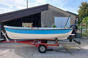 Barca in vetroresina con motore e carrello