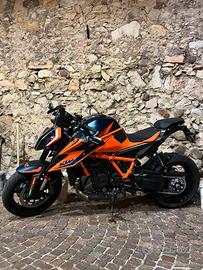 Ktm super duke 1290 r 2021