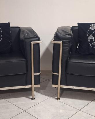 Poltrone in similpelle nera mod. LC2 Le Corbusier