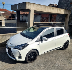 TOYOTA YARIS HYBRID Y20 SPECIAL EDITION come nuova