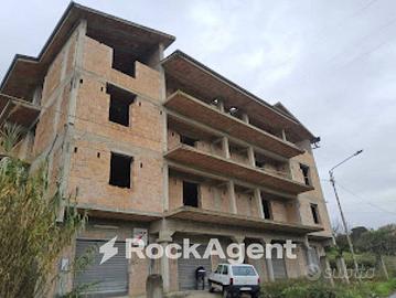 PALAZZO IN COSTRUZIONE