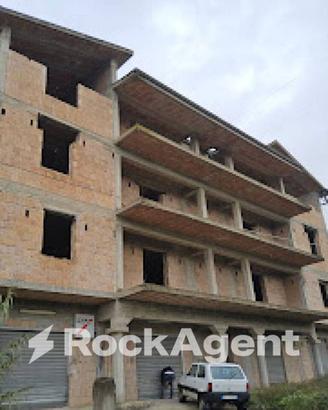 PALAZZO IN COSTRUZIONE