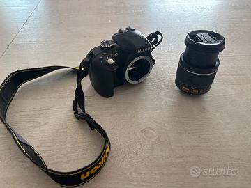 Nikon Reflex d3300 con obiettivo