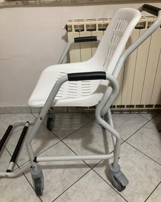 Sedia a rotelle per doccia disabili