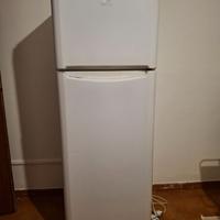 Frigorifero doppia porta Indesit classe A