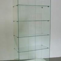 vetrina in cristallo con porte