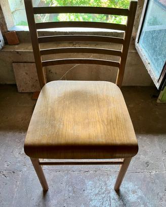 4 sedie in legno, stile classico