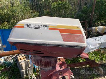 Motore fuoribordo vintage