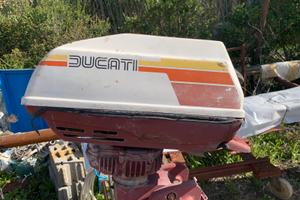 Motore fuoribordo vintage