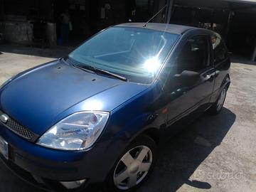 Ford Fiesta 1.2 16V (2004) ideale per neopatentati
