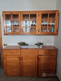 Credenza con vetrina
