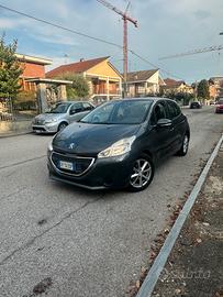 Peugeot 208 1.2 benzina