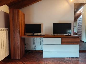 Scrivania da mobiliere + monitor 27" Samsung 