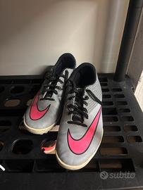 Scarpe calcetto nike.