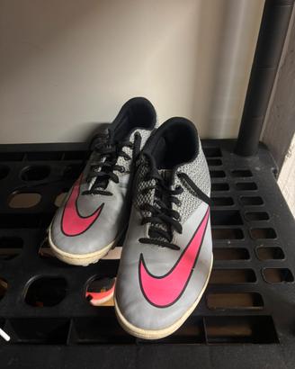 Scarpe calcetto nike.