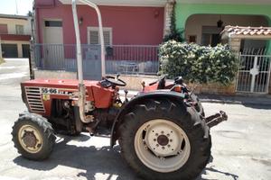 Trattore Fiat Agri frutteto + attrezzi
