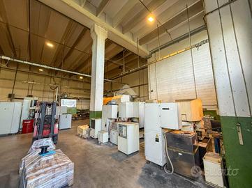 CAPANNONE A BULCIAGO