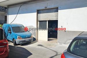 Gravina Due Obelischi - Ampio Deposito 100mq