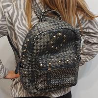 zaino donna in ecopelle con borchie