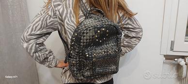 zaino donna in ecopelle con borchie