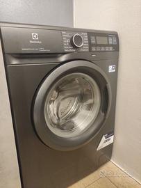 Lavatrice Electrolux nera
