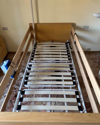 letto ospedaliero per anziani disabili
