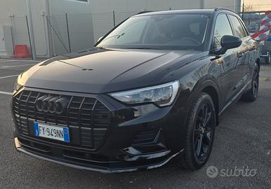 AUDI Q3 - Sline int/est s-tronic Black edition