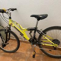 MTB mountain bike da ragazzo 24 " gialla