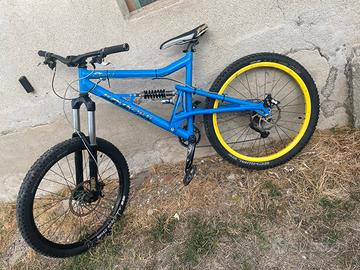 Santa cruz bullit