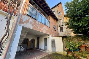 CASA SEMINDIPENDENTE A VERTOVA