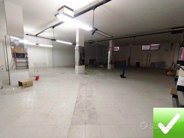 Locale C2 400 Mq + C1 100 Mq Viale Calabria