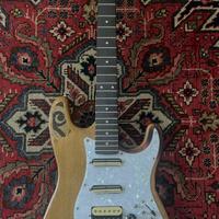 STRATOCASTER LIUTERIA