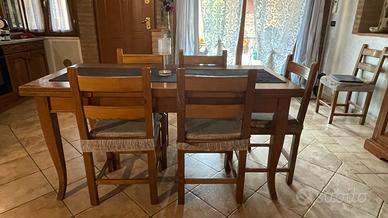 Tavolo con sedie