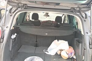 Peugeot 5008 anno 2011