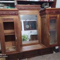 Porzione superiore credenza con specchio centrale