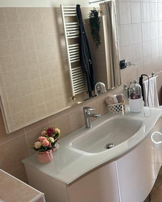Mobile bagno con specchio grande con led