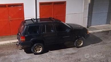 grand Cherokee 5,2 V8 Ricambi