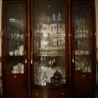 Vetrina in radica di noce