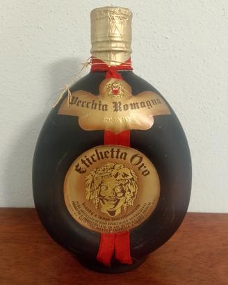 Vecchia Romagna etichetta oro