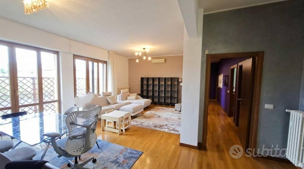 Appartamento di 135 m² con più di 5 locali a Arezz