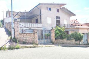 Bosa, villa singola+bivano autonomo