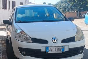 RENAULT CLIO 1.5 DCI