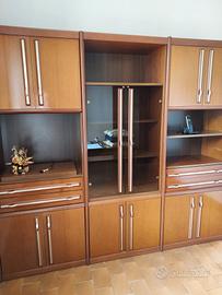 mobilio lineare in legno
