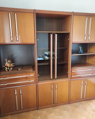 mobilio lineare in legno