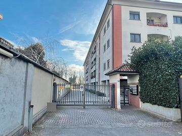 Box Via Ugo Foscolo 92 Monza