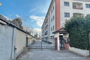 Box Via Ugo Foscolo 92 Monza