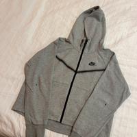 felpa nike tech
